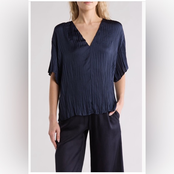 Vince Tops - Vince Crinkle Short Sleeve V Neck Top, VGUC, Coastal Blue, Size Medium